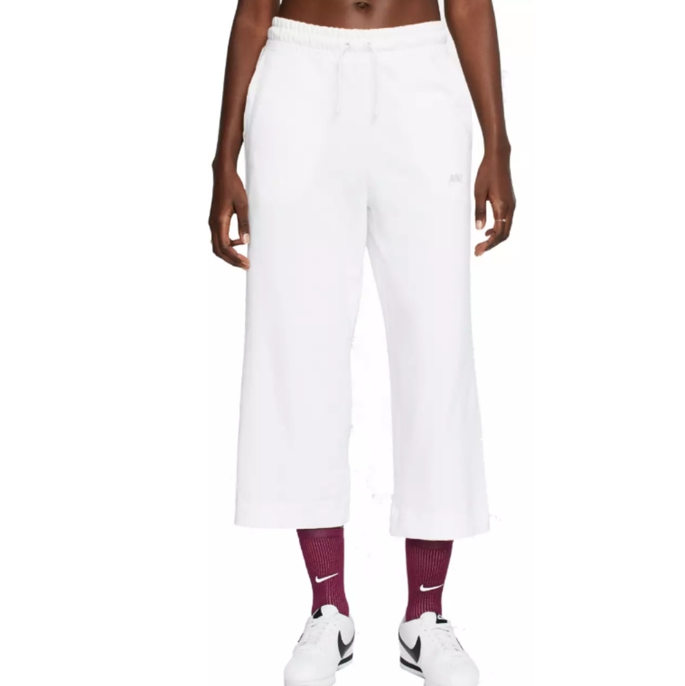 NWT Nike Women's Sportswear White Jersey Capris Sweatpant Size Medium